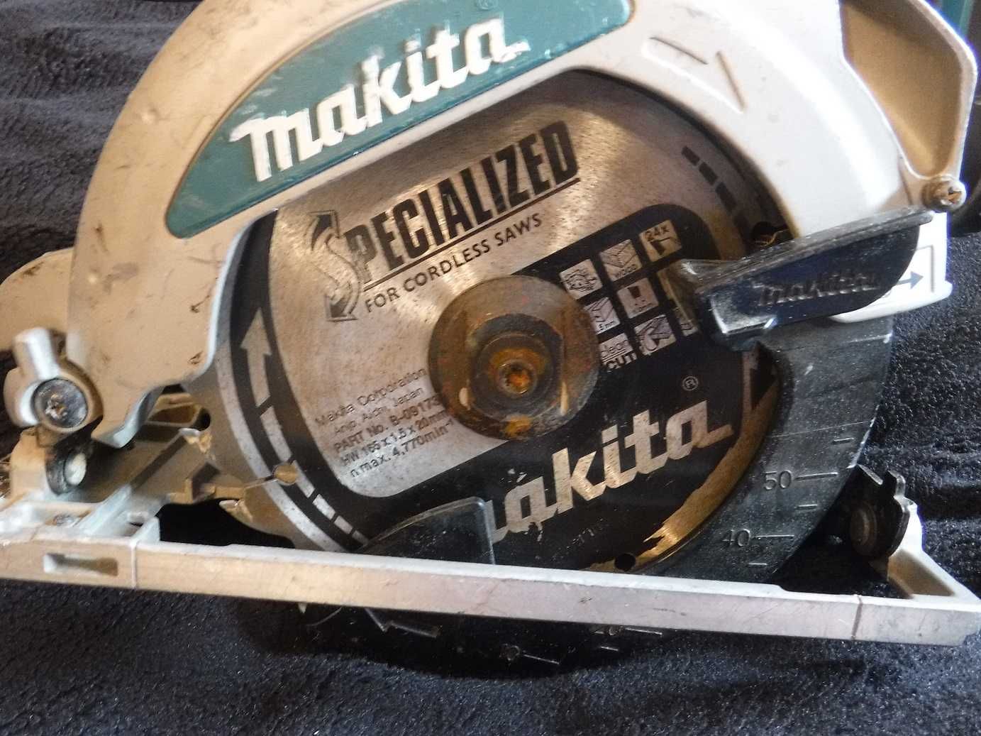 Akum. ręczna pilarka tarczowa Makita  LXT DSS610