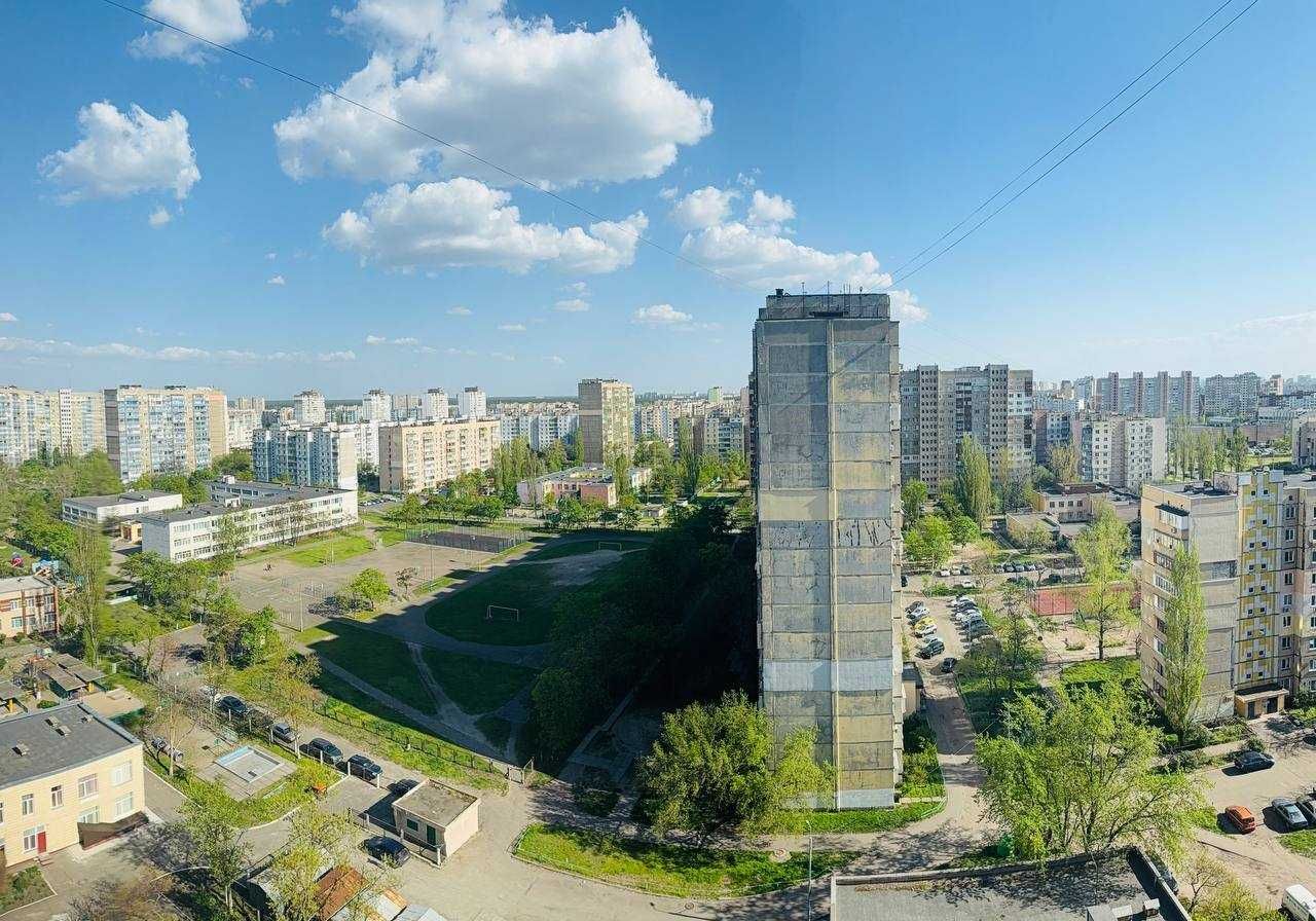 Продаж 2к квартири Рональда Рейгана 30а