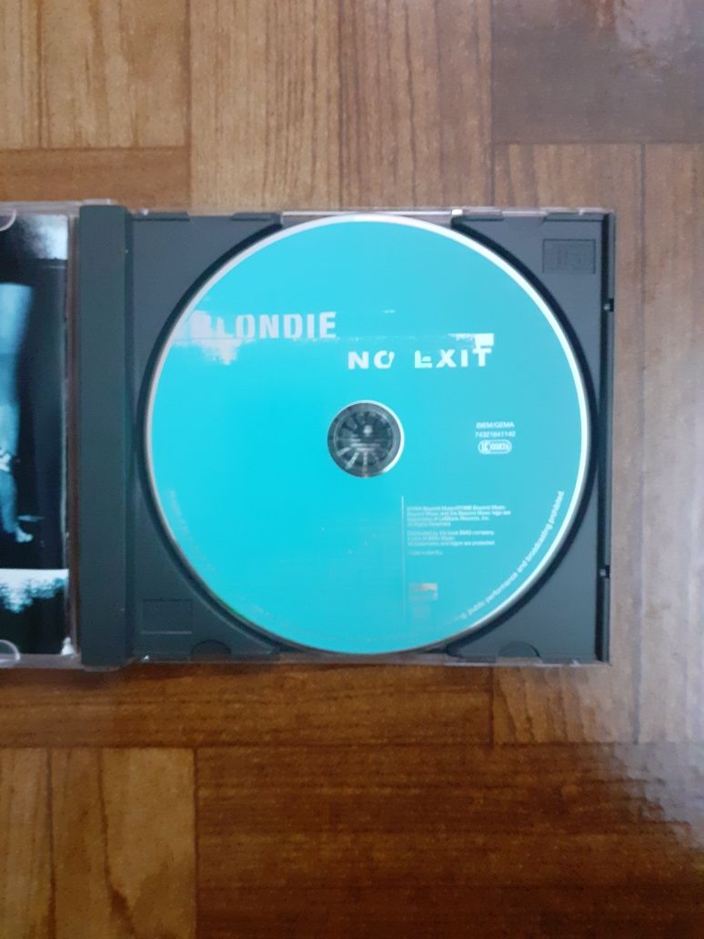 Blondie, no exit