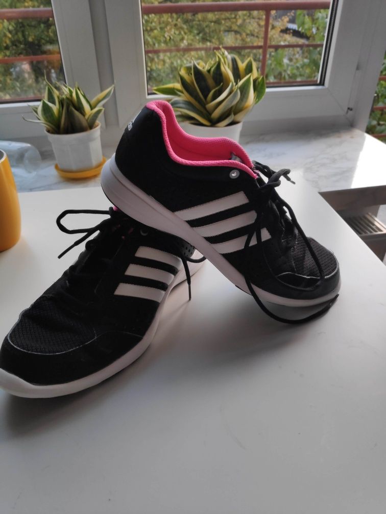 Adidas Arianna III