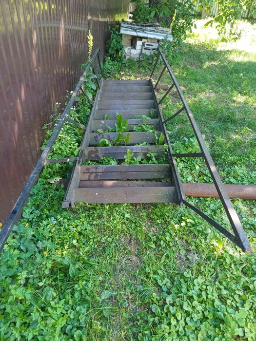 Лестница железная