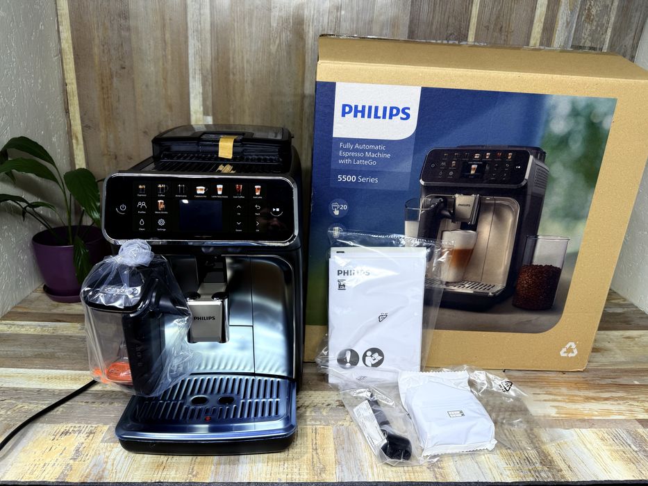 Кавомашина Philips LatteGo Series 5500 Series EP5547/90