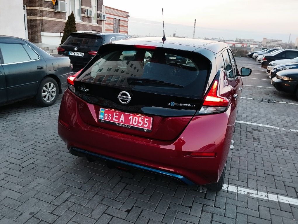 NISSAN LEAF 2018. 40KW. 86тис.