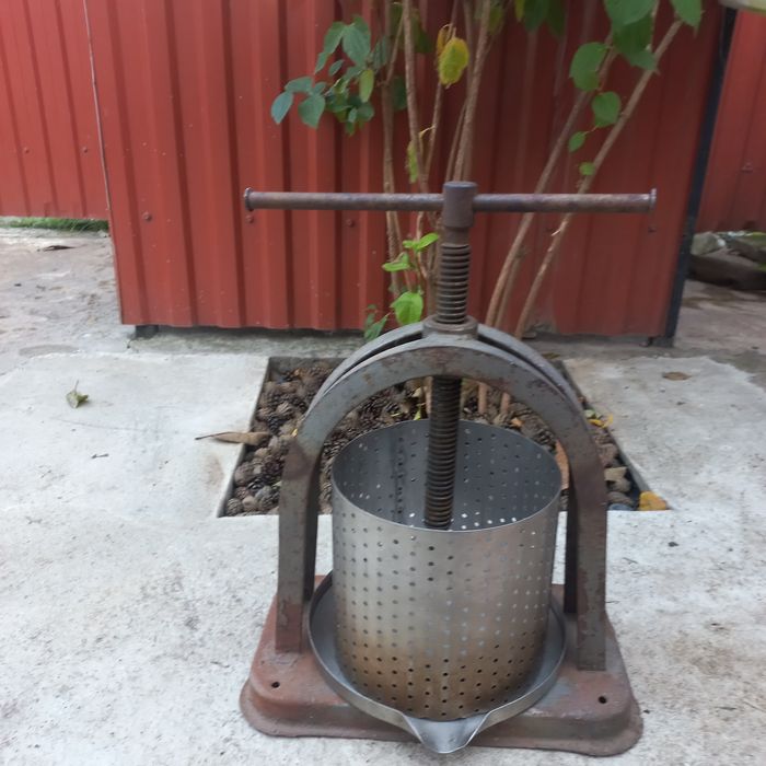 Пресс прес для сока винограду соковижималка гвинтовий соковитискач вин