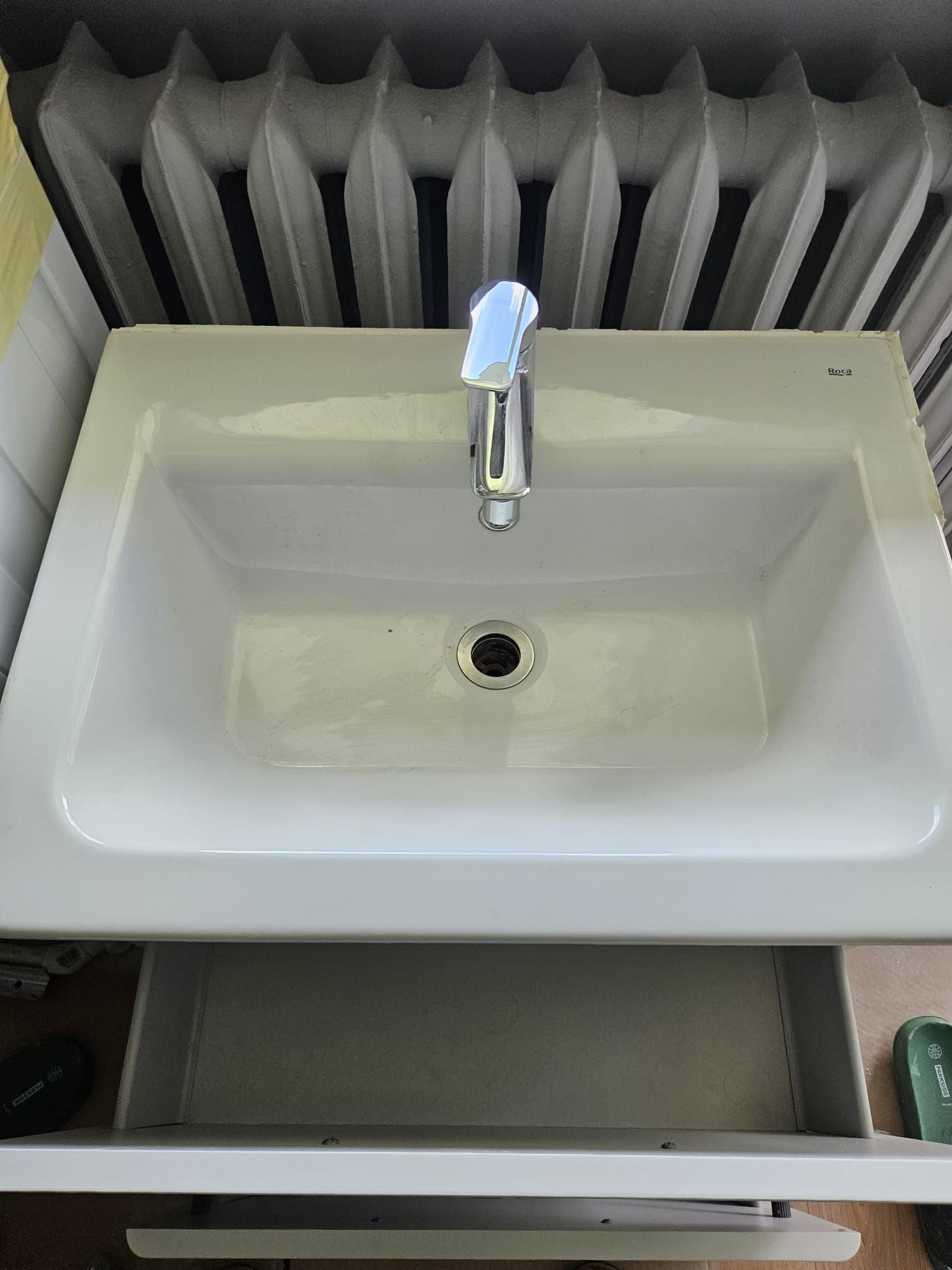 Szafka łazienkowa 60cm z umywalką i baterią