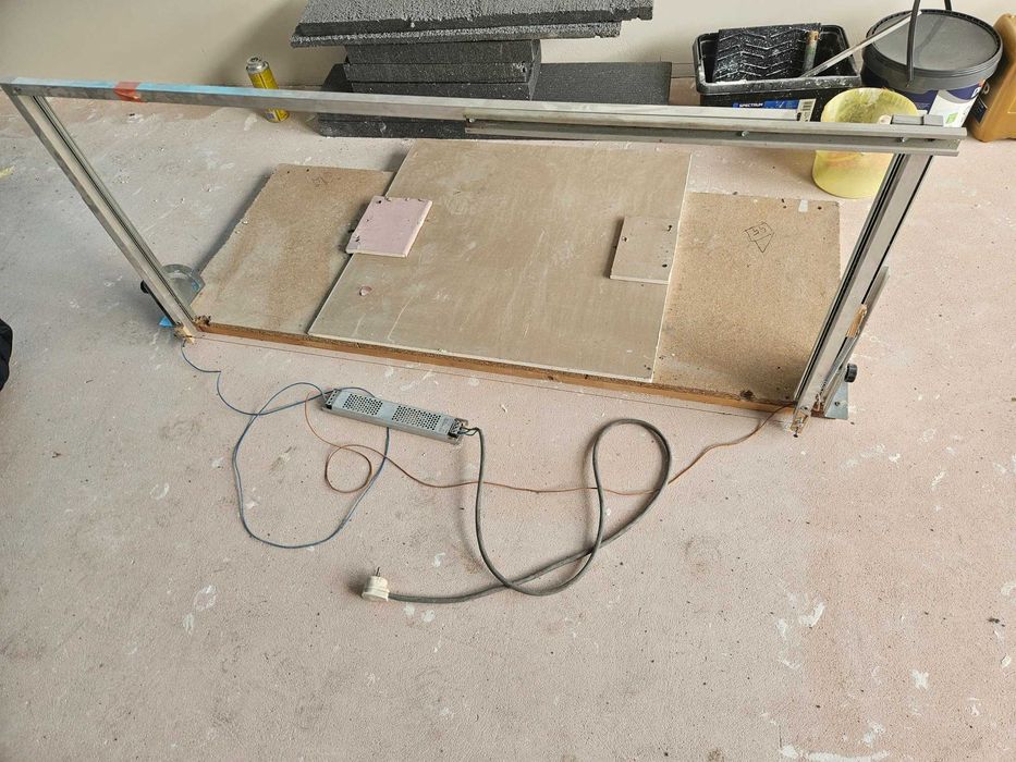 Gilotyna przecinarka maszyna do cięcia styropianu styroduru xps eps