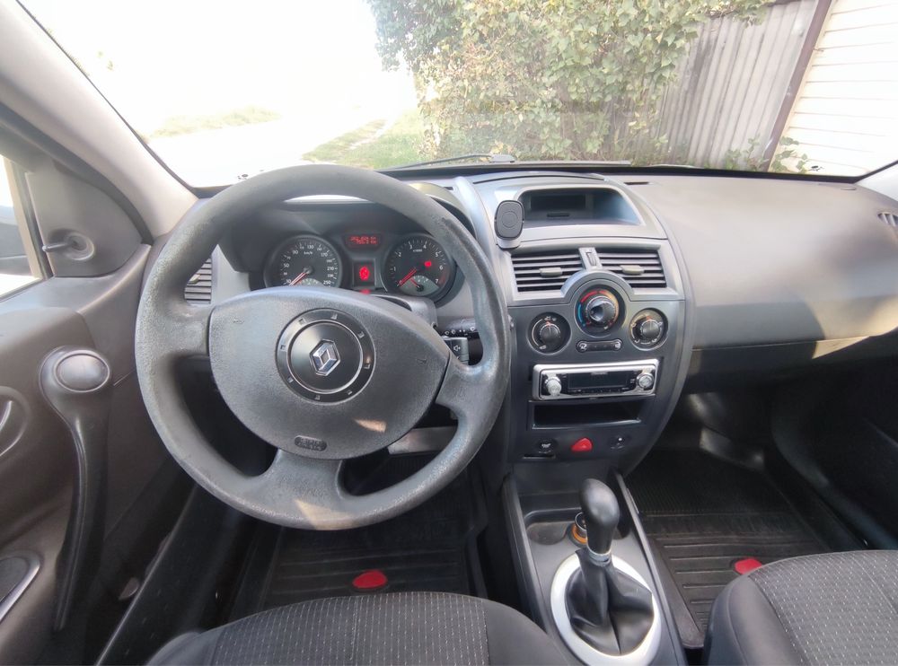 Renault Megane II 1.4 газ/бензин — 10 лет в одних руках