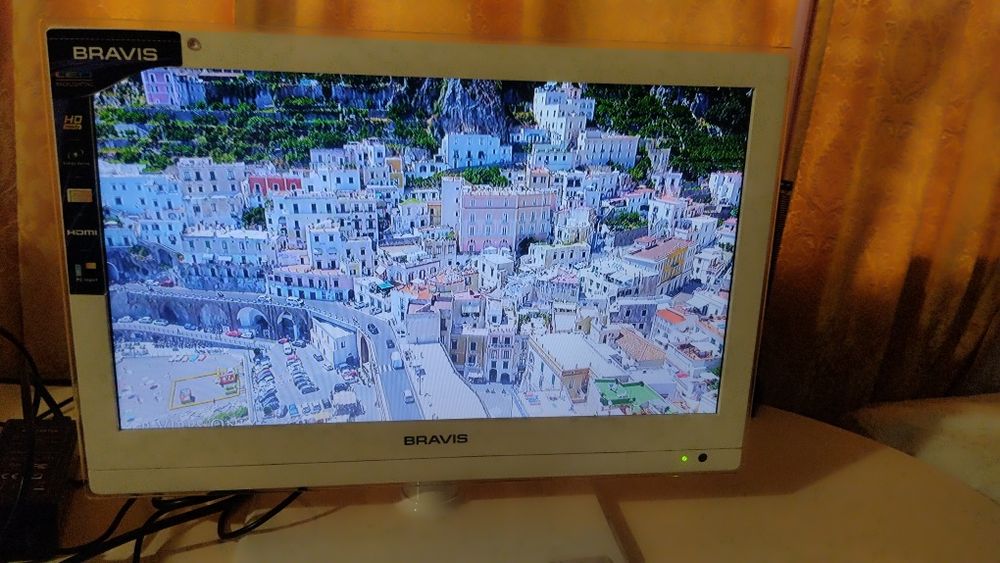 Телевизор BRAVIS 16"
