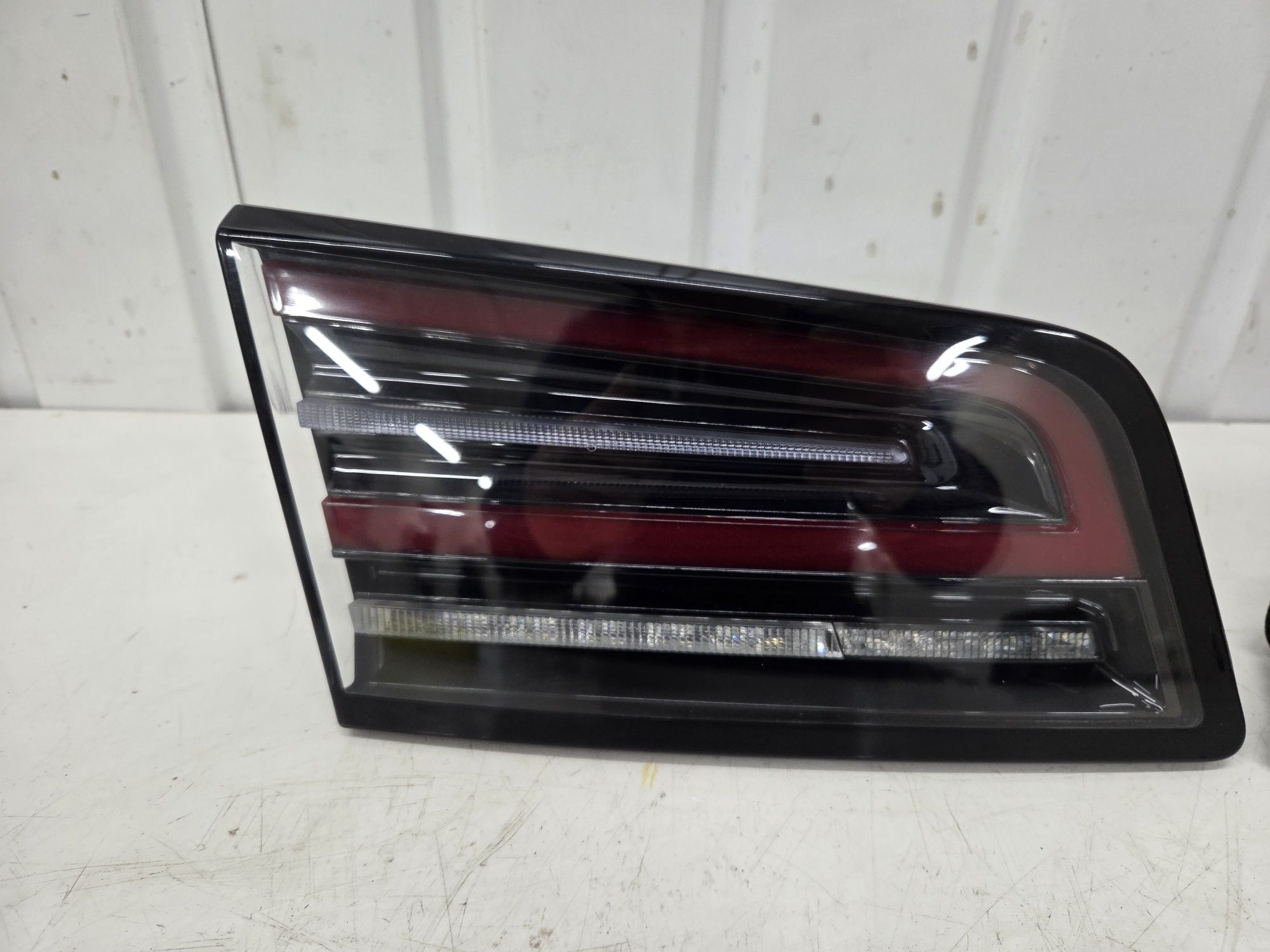 Стоп в кришку багажніка Tesla Model S Plaid 2021+