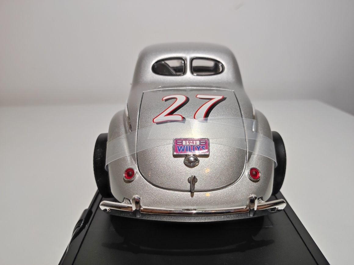 Willys Coupe 1941 1:18 Road Signature