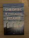 Chłopiec w pasiastej piżamie