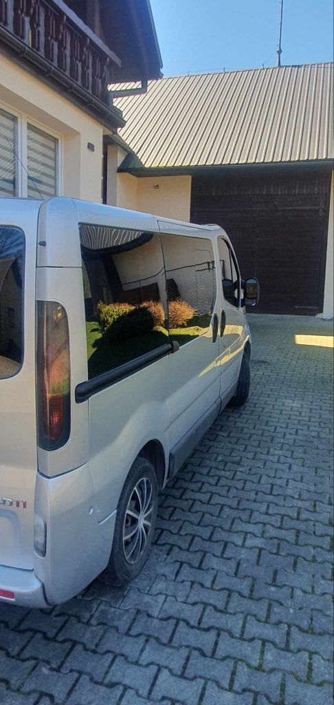 Sprzedam Opel Vivaro 1.9 CDTI wersja tour