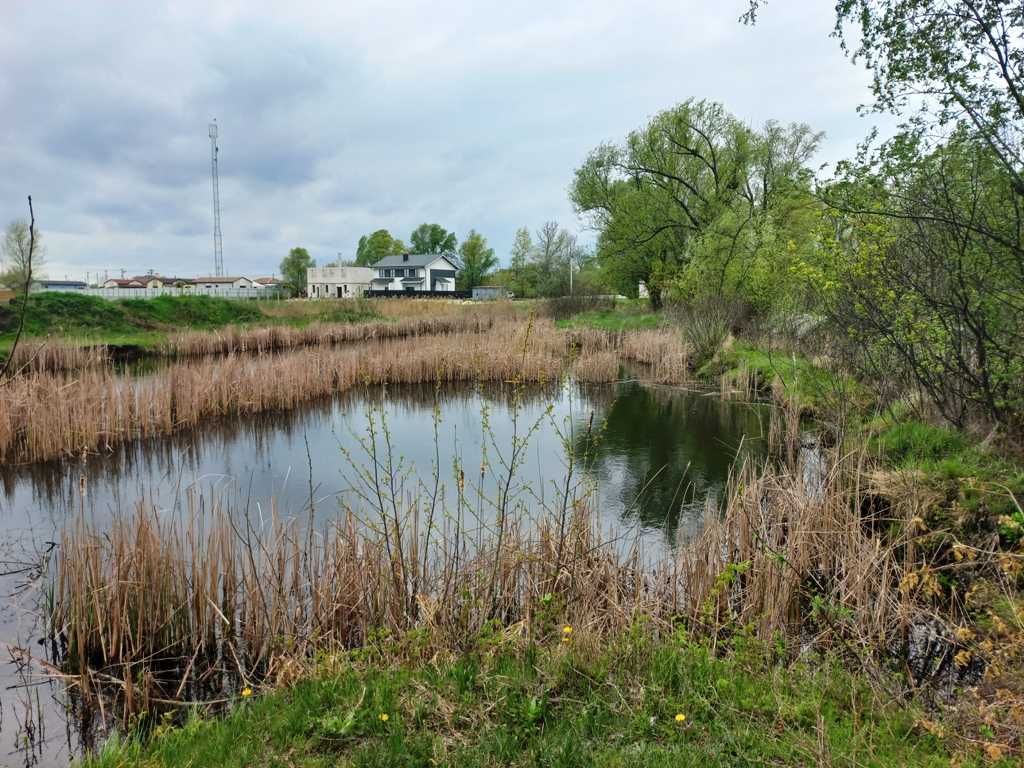 Вишеньки, ділянка 20 соток під забудову з виходом на озеро