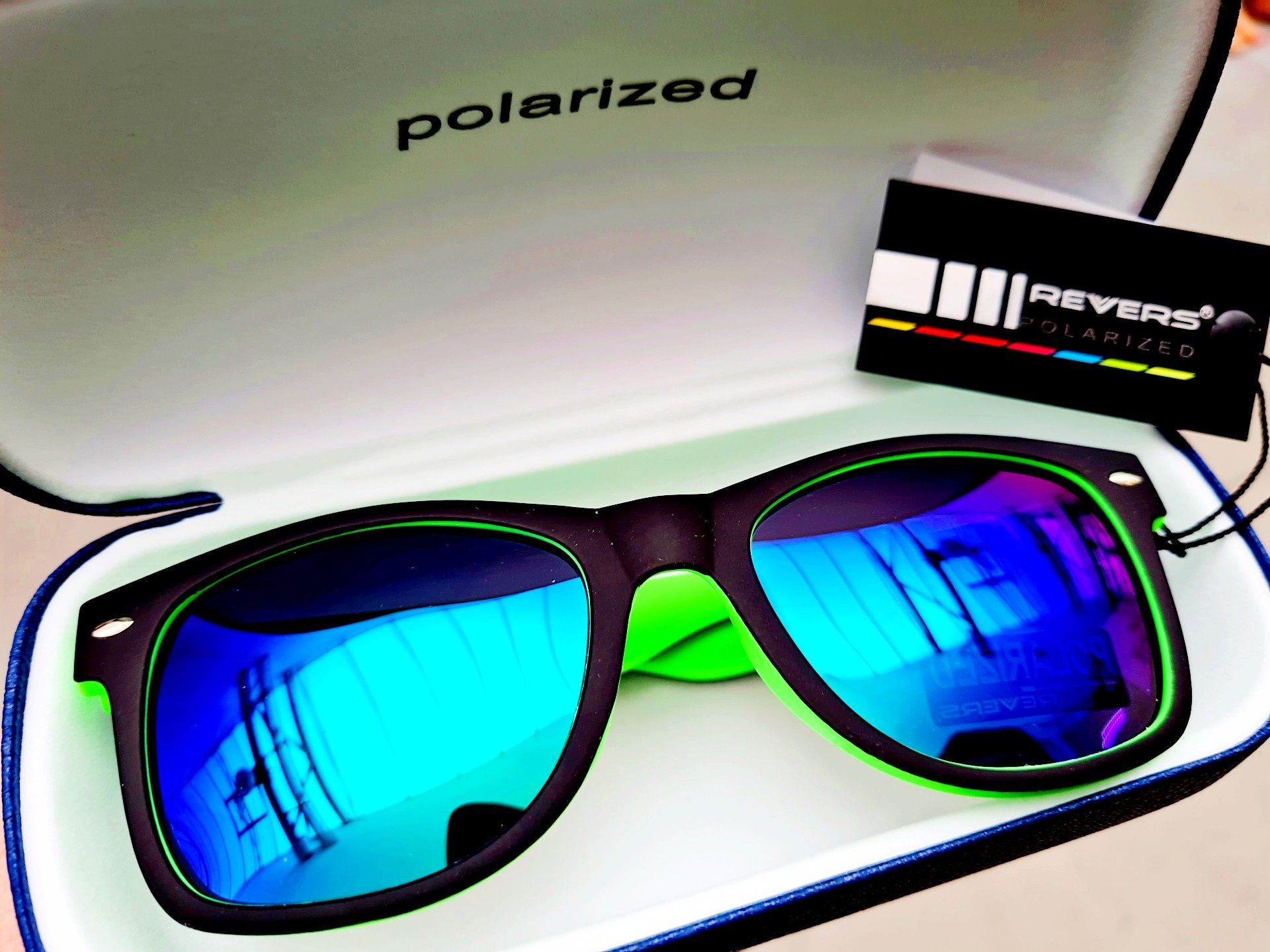 Nowe modne okulary Polaryzacyjne lustrzane Revers - moda