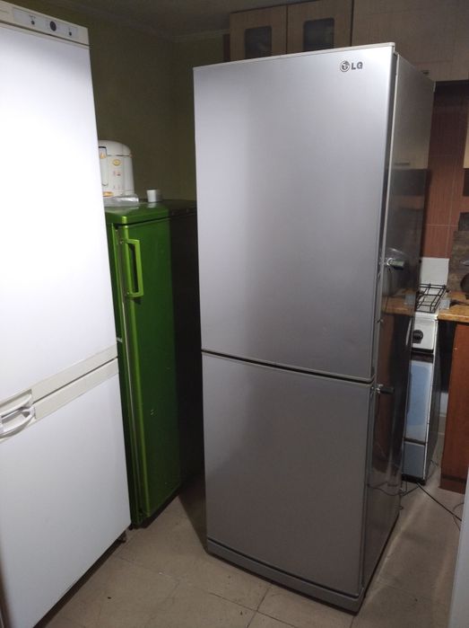 Продам холодильник LG