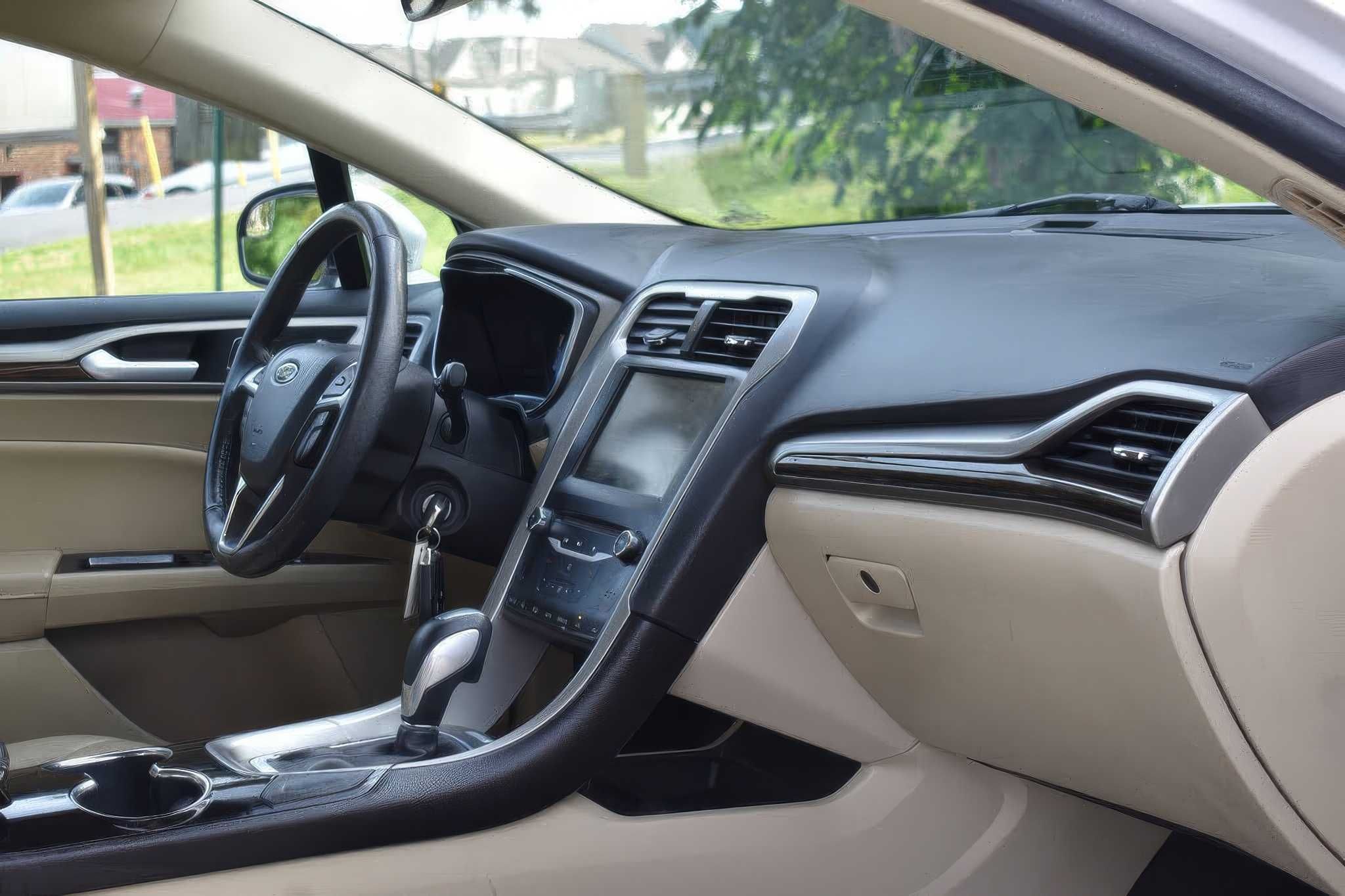 2014 Ford Fusion Hybrid SE