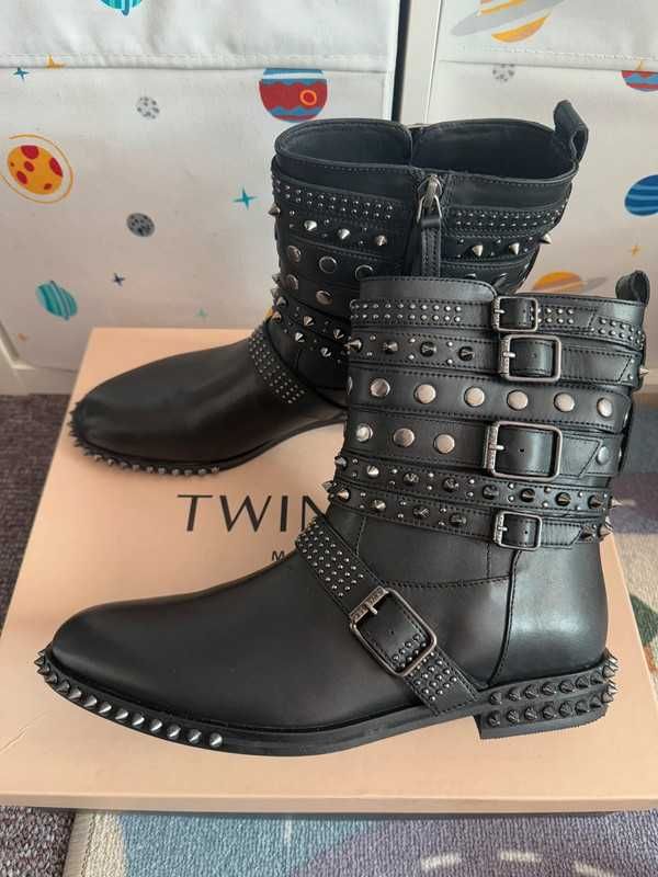 Czarne botki biker Twinset Milano z ćwiekami skóra 39