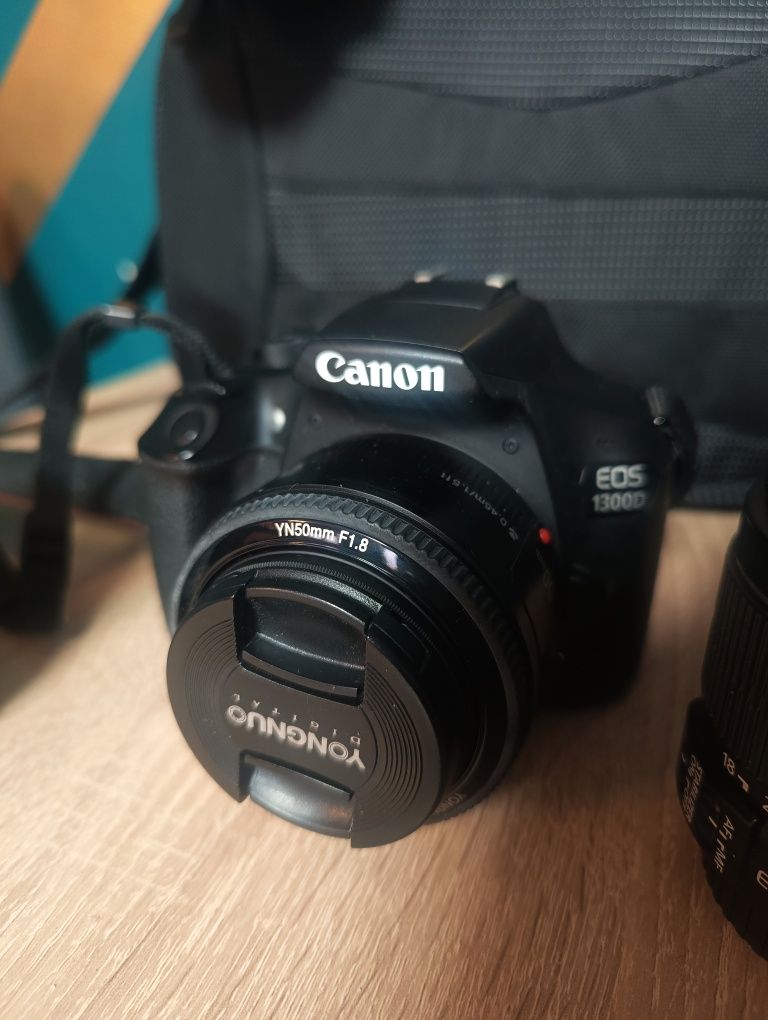 Canon EOS 1300D z dodatkami