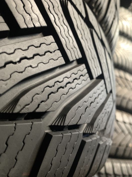 Шини б/у зима 215/60 16 Michelin Alpin6