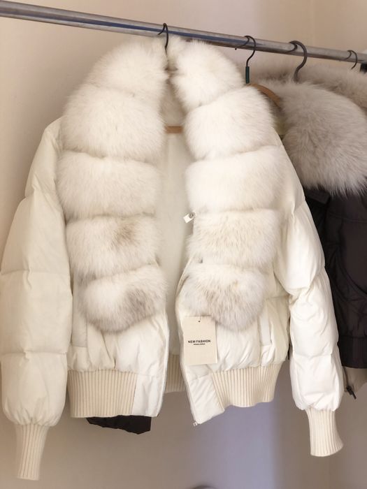 Пуховик,куртка,курточка з песцем.