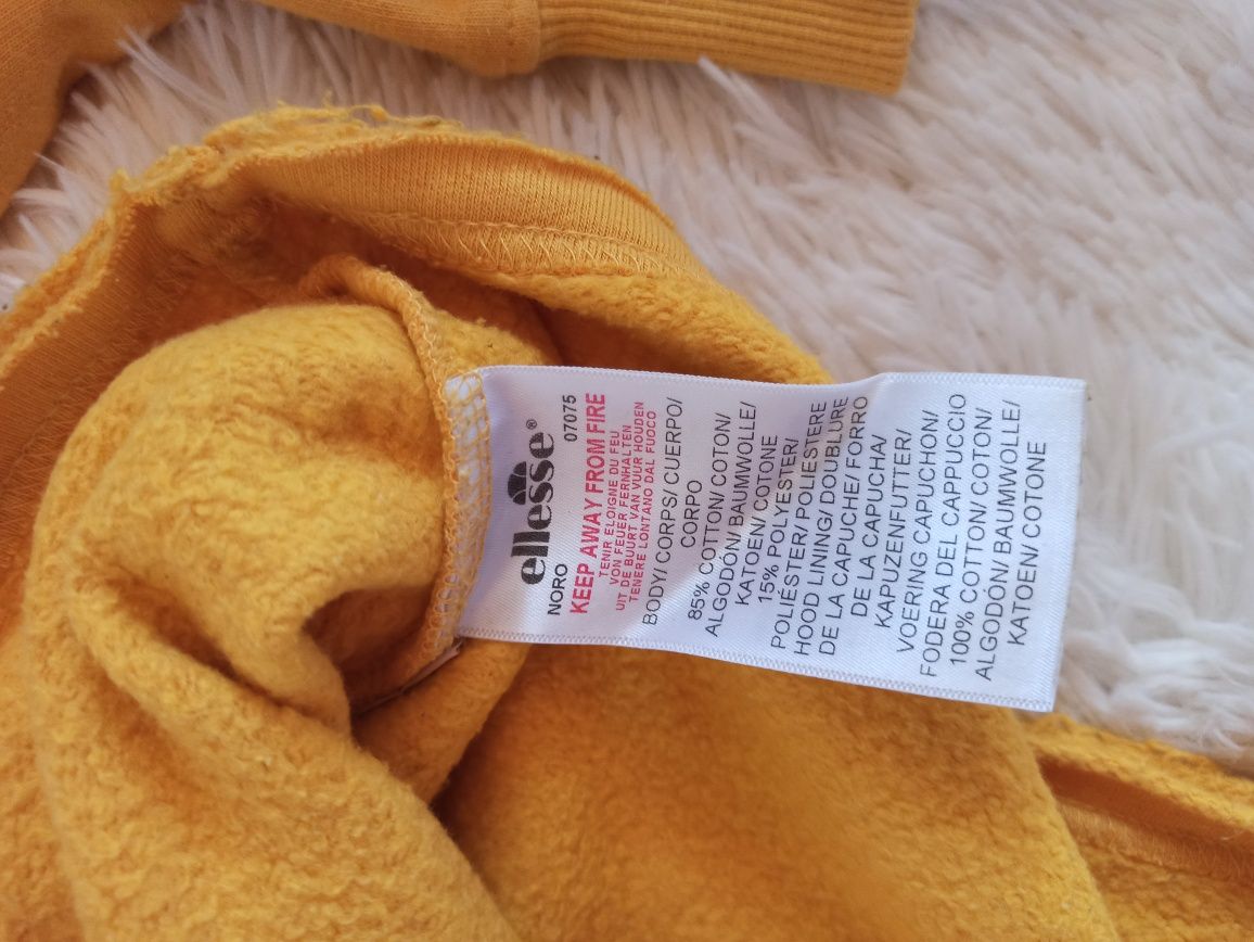 Krótka bluza ellesse