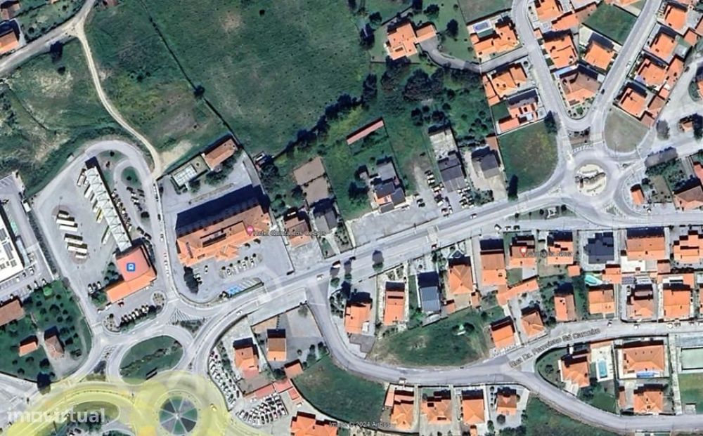 Prédio destinado a comércio e habitação