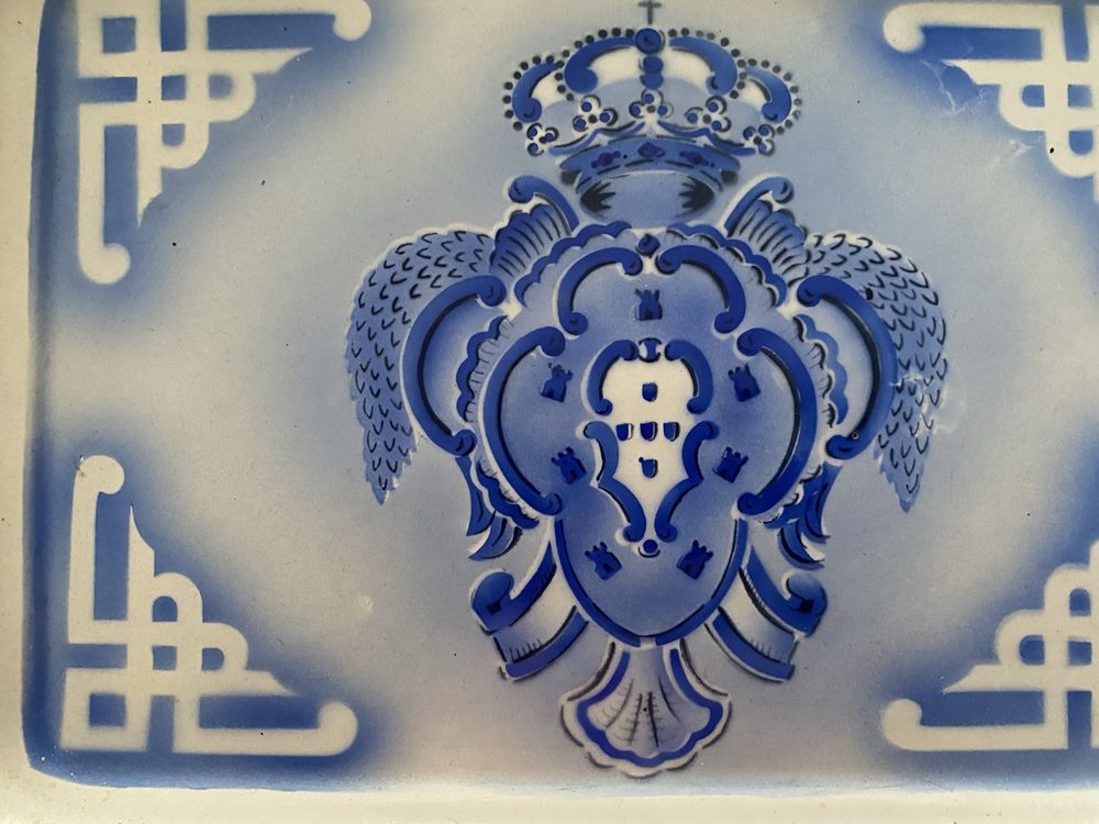 Bandeja esmalte com escudo das Quinas