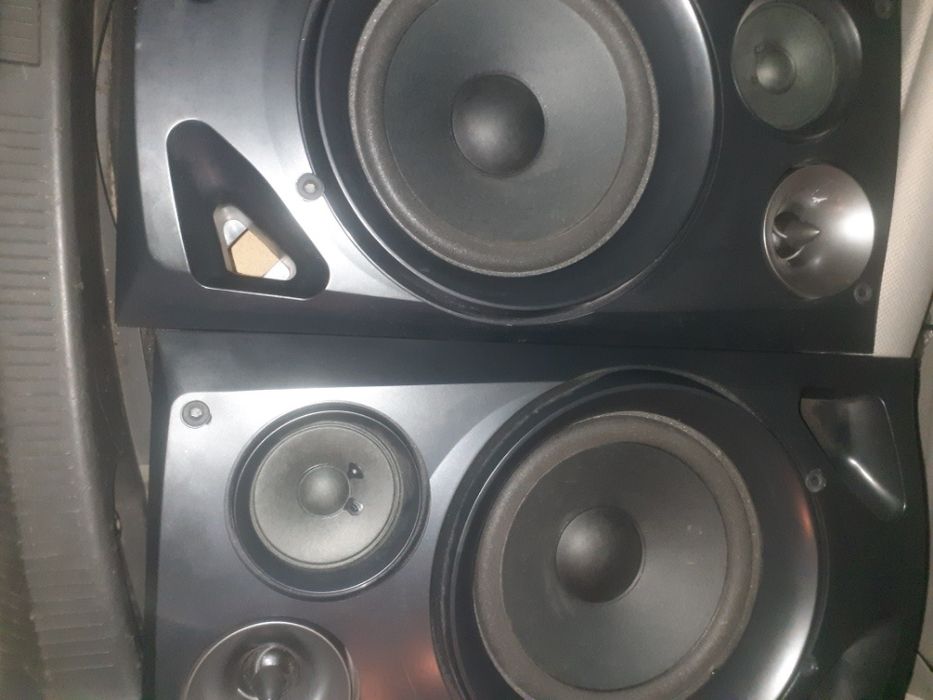 Duże kolumny LG 220wat