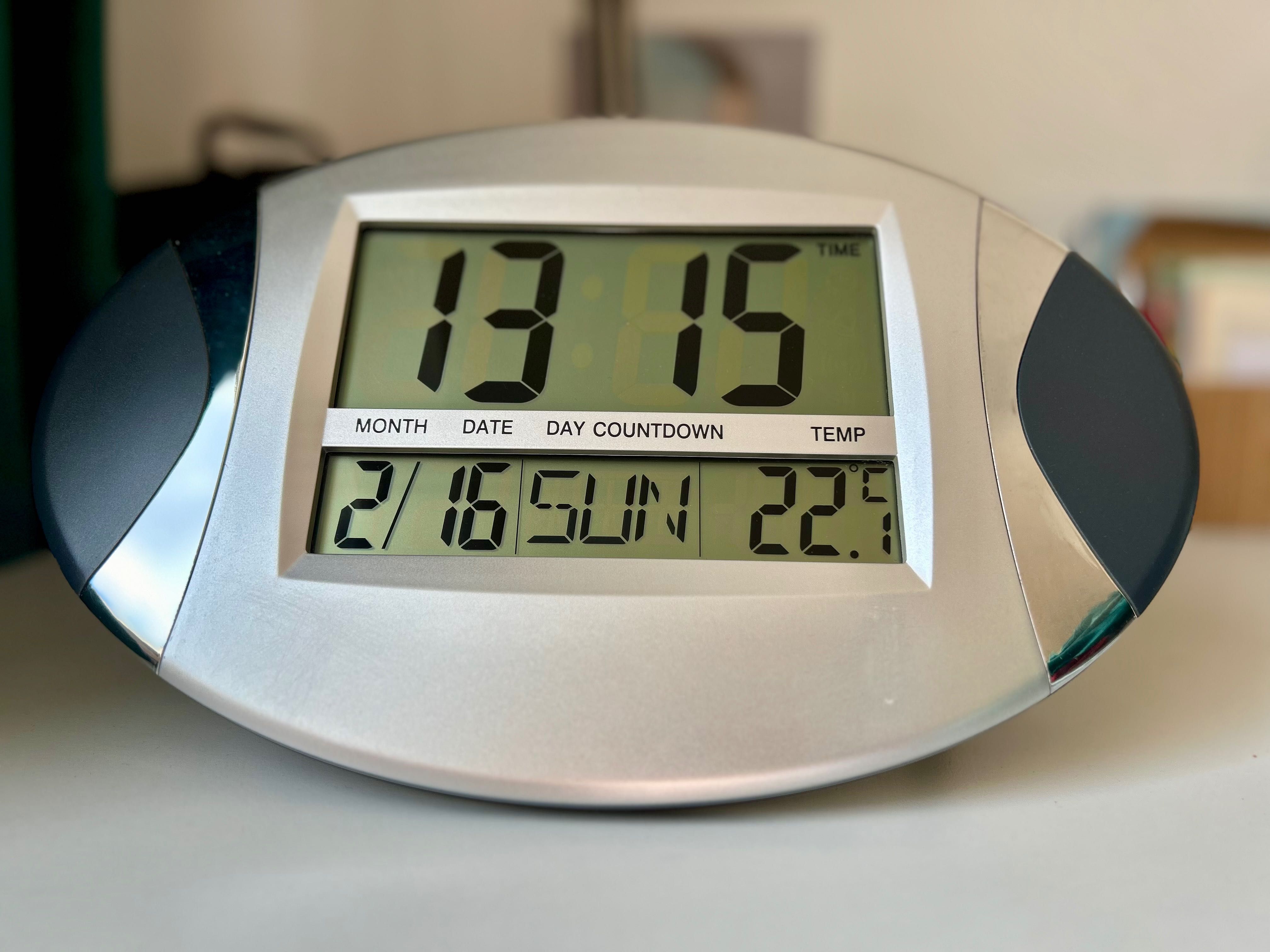 Zegar ścienny / stojący (czas, data, temperatura)