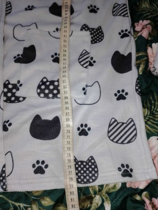Narzutka/sweterek damski r. 2XL wzór koty