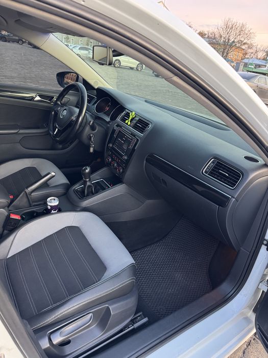 Продам Volkswagen Jetta 2016 року