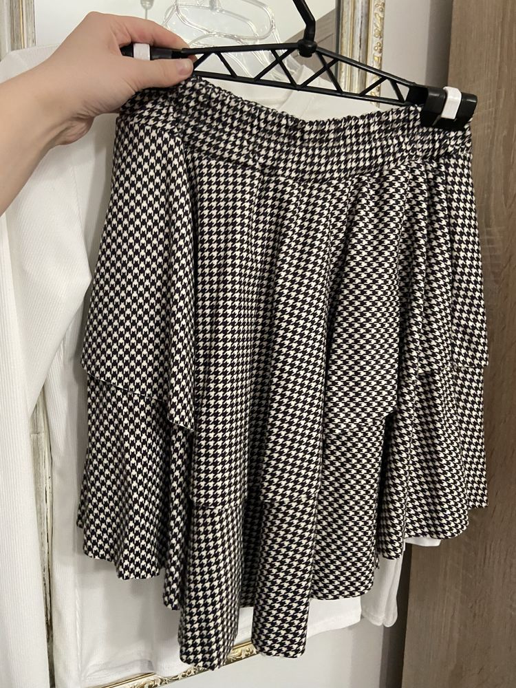 Zestaw sweterkowy spódniczka  sweter top bluzka pepitka czarna biala