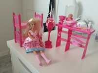 Barbie w ciąży z akcesoriami dla dzieci