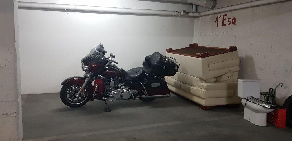 Harley-Davidson FLHTCUSE6 CVO Ultra Classic Electra Glide 2011