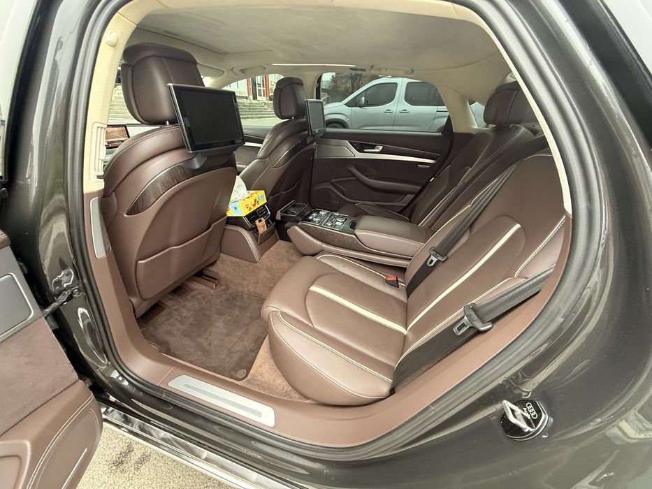 Продам Audi A8L 2012