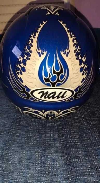 Capacete Nau azul tamanho M usado uma duzia de vezes esta como novo