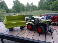 Zestaw traktor i przyczepa bruder Claas xerion 5000