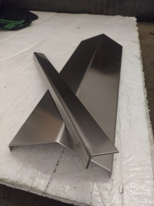 Kątowniki nierdzewne. Na wymiar. Szybko i precyzyjnie.