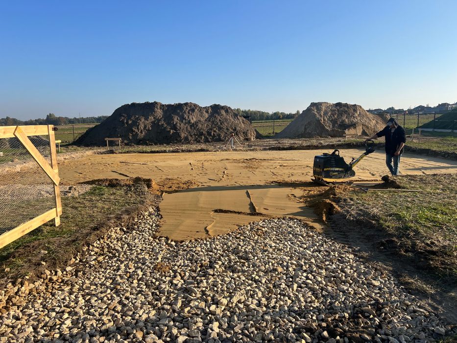 Usługi Koparkami Wywóz Ziemi Piasek Ziemia Dolomit Grys  Wyburzenia
