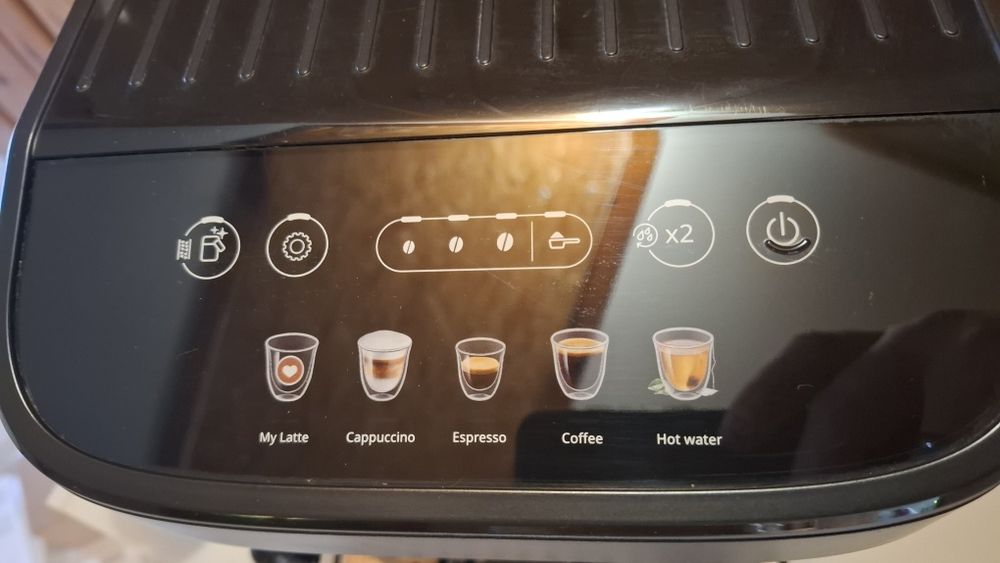 Ekspres ciśnieniowy DeLonghi Magnifica Evo ECAM290.61.B - Czarny