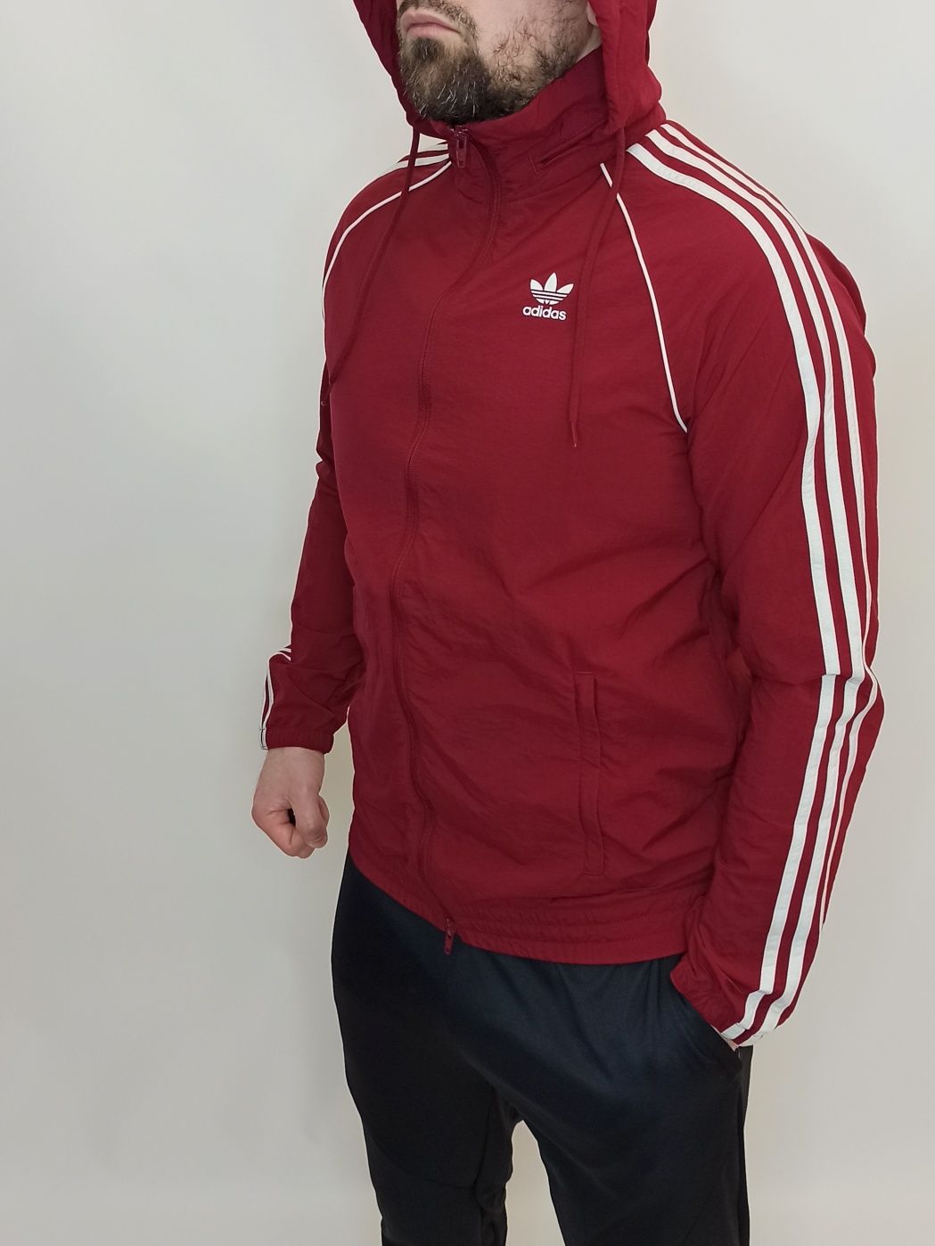 Кофта олимпийка спортивная мужская бордовая Adidas. Размер - S.