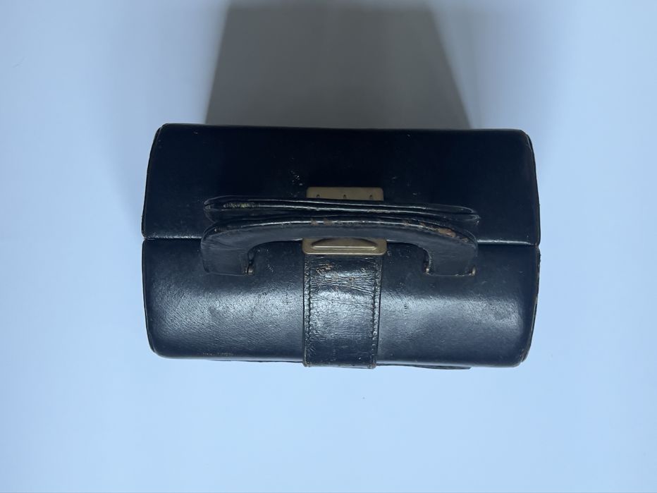 Zabytkowy kuferek skórzany