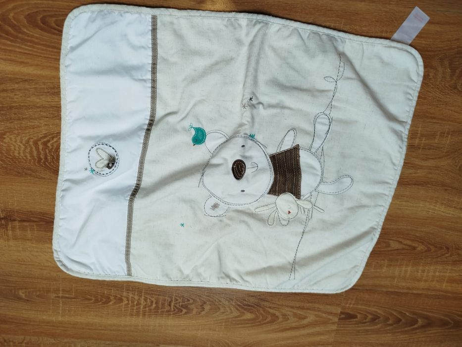 Ochraniacz do kołyski, prześcieradło, kołderka