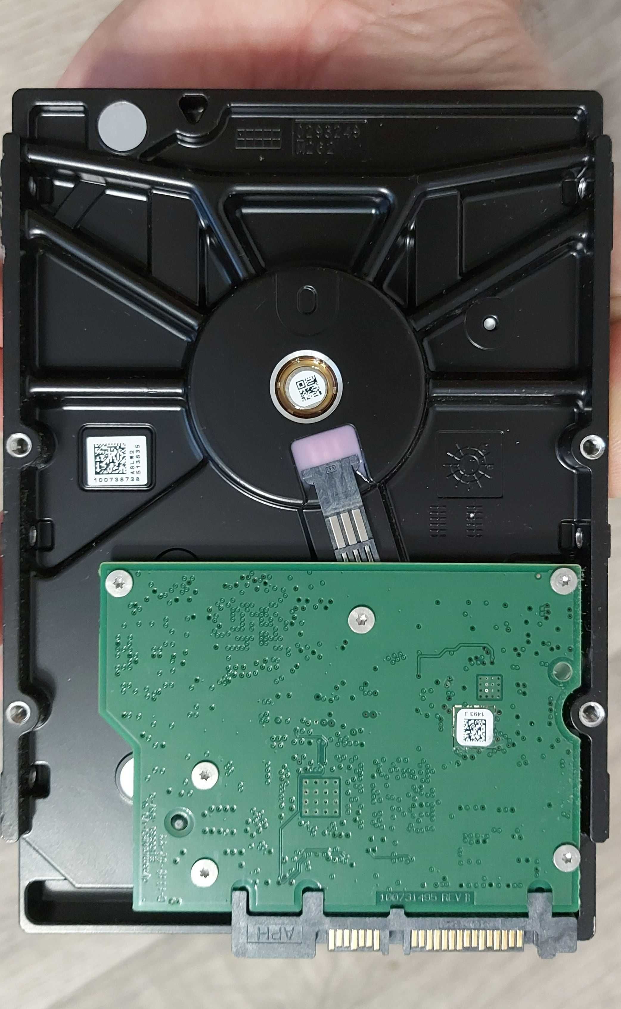 Гібридний жорсткий диск SHDD Seagate Firecuda 3.5" 2tb.