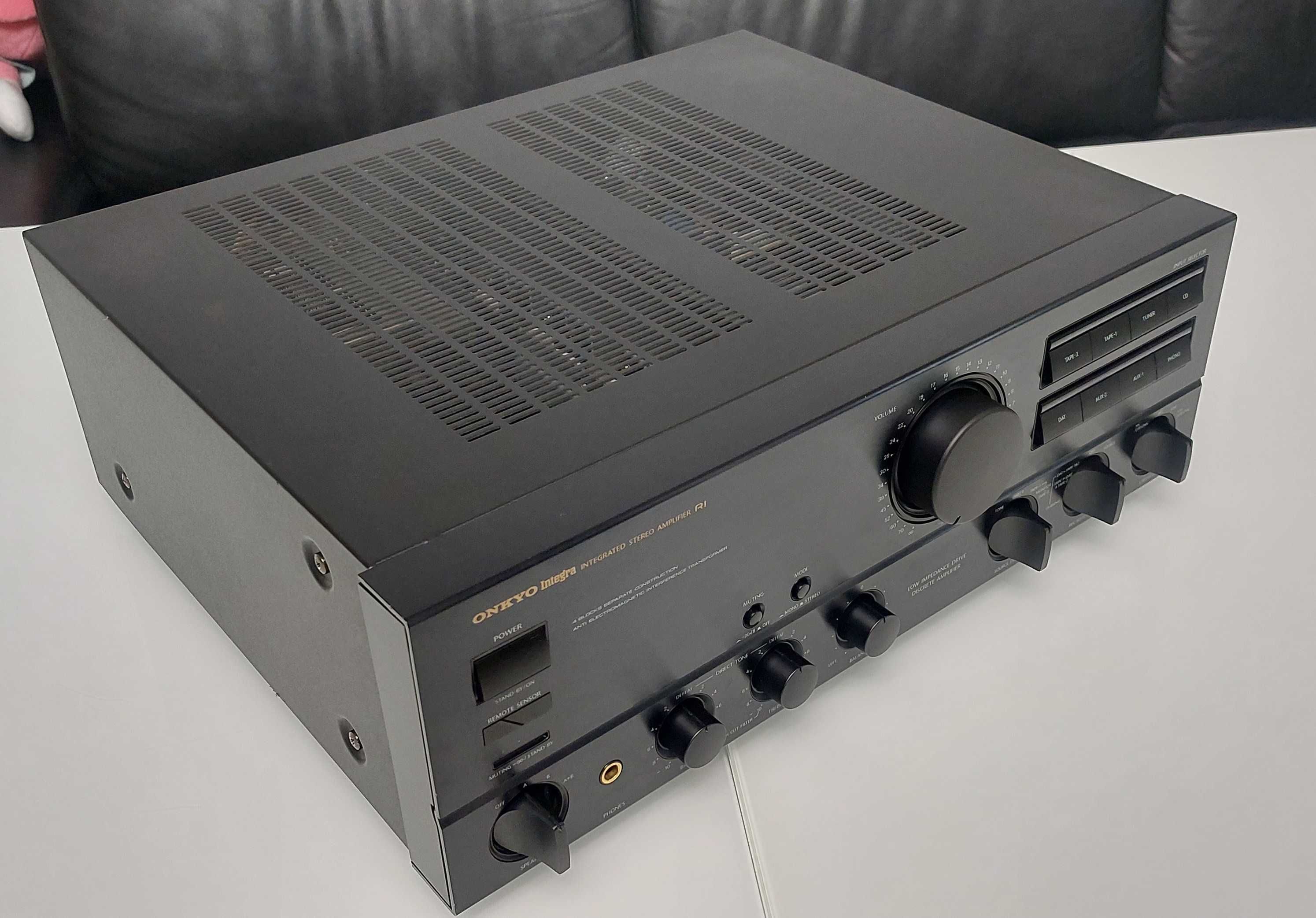 Усилитель Onkyo A 8780 (AR-700 14,1 kg 2x160W/4Om 2x105W/8Om)