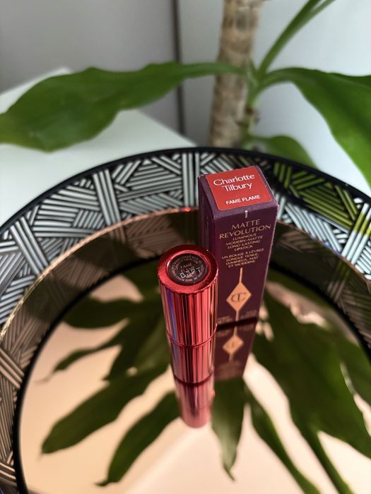 Charlotte Tilbury Hollywood Beauty Icon Matte Revolution Fame Flame