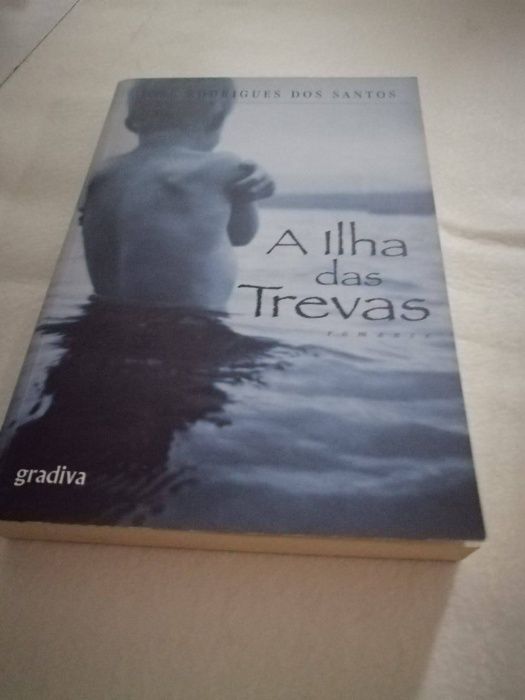 "A ilha das trevas" - José Rodrigues dos Santos