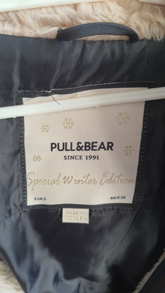 Куртка зимняя женская для подростка парка чёрная с мехом pull and bear