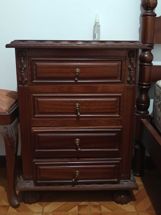 Conjunto de quarto antigo