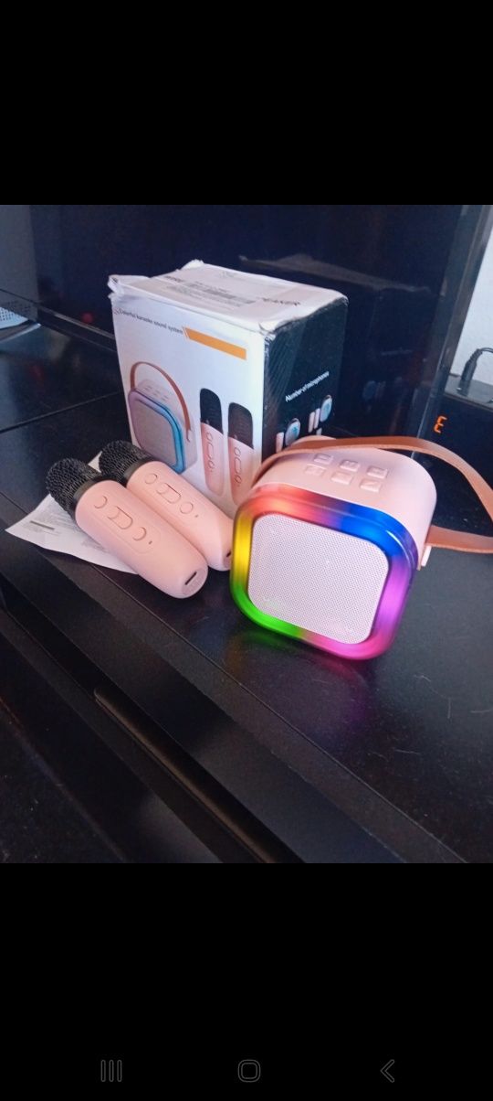 Coluna karaoke Bluetooth com 2 microfones nova